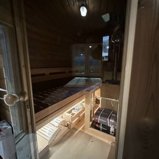 Bastu BUS 4.8 m X 2.3 m - Tillverkad av termoträ