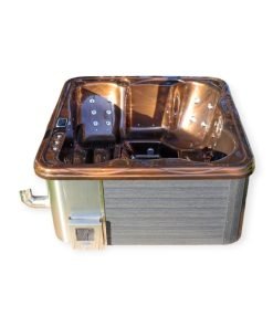 Jacuzzi med akrylinsats 2,2 m x 2,2 m